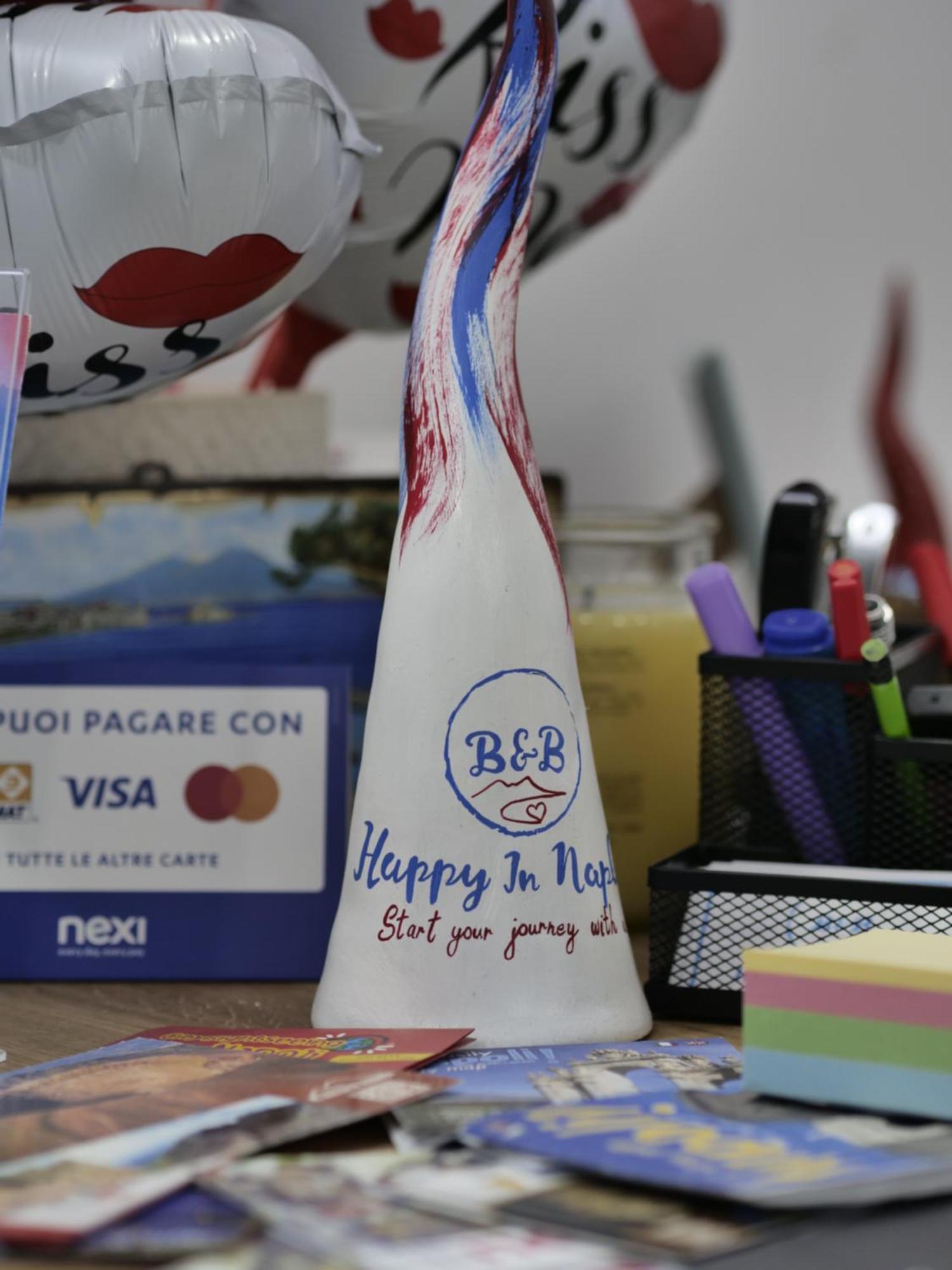 مبيت وإفطار Happy In نابولي المظهر الخارجي الصورة